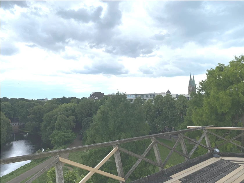 Die Galerie – hier mit Blick Richtung Altstadt  (ca. 14 m über Eingangsniveau) 